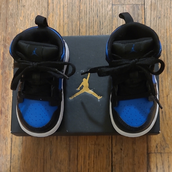 Jordan 1High Kids Black and Blue Sneakers - Picture 1 of 8